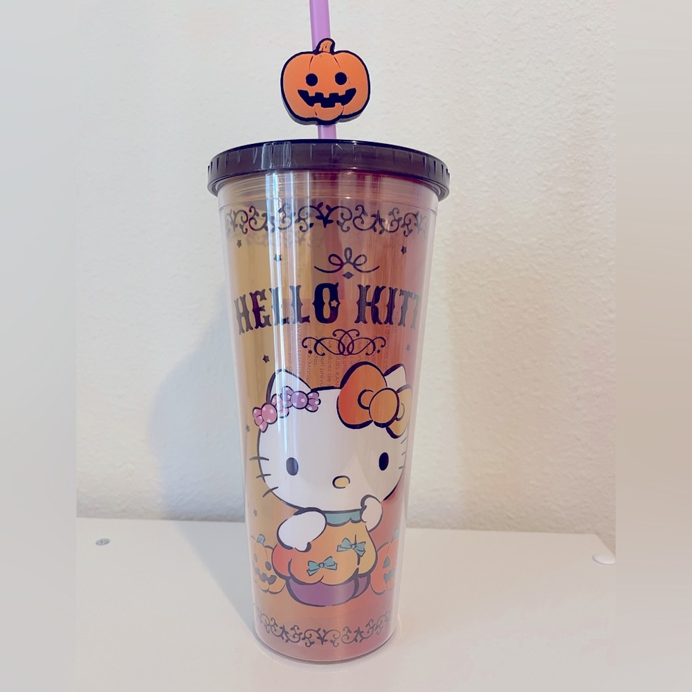 NEW Halloween Hello Kitty Halloween Tumbler with Pumpkin on straw